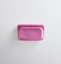 Afbeelding in Gallery-weergave laden, Stasher bag mini Plum