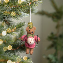 Afbeelding in Gallery-weergave laden, Hanger Beer met trommel Cyclaam