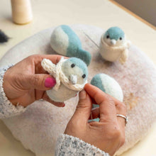 Load image into Gallery viewer, Hanger Vogeltje IJsblauw