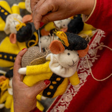 Afbeelding in Gallery-weergave laden, Decoratie Pietermuis geel