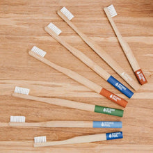 Afbeelding in Gallery-weergave laden, Bamboe tandenborstel rood
